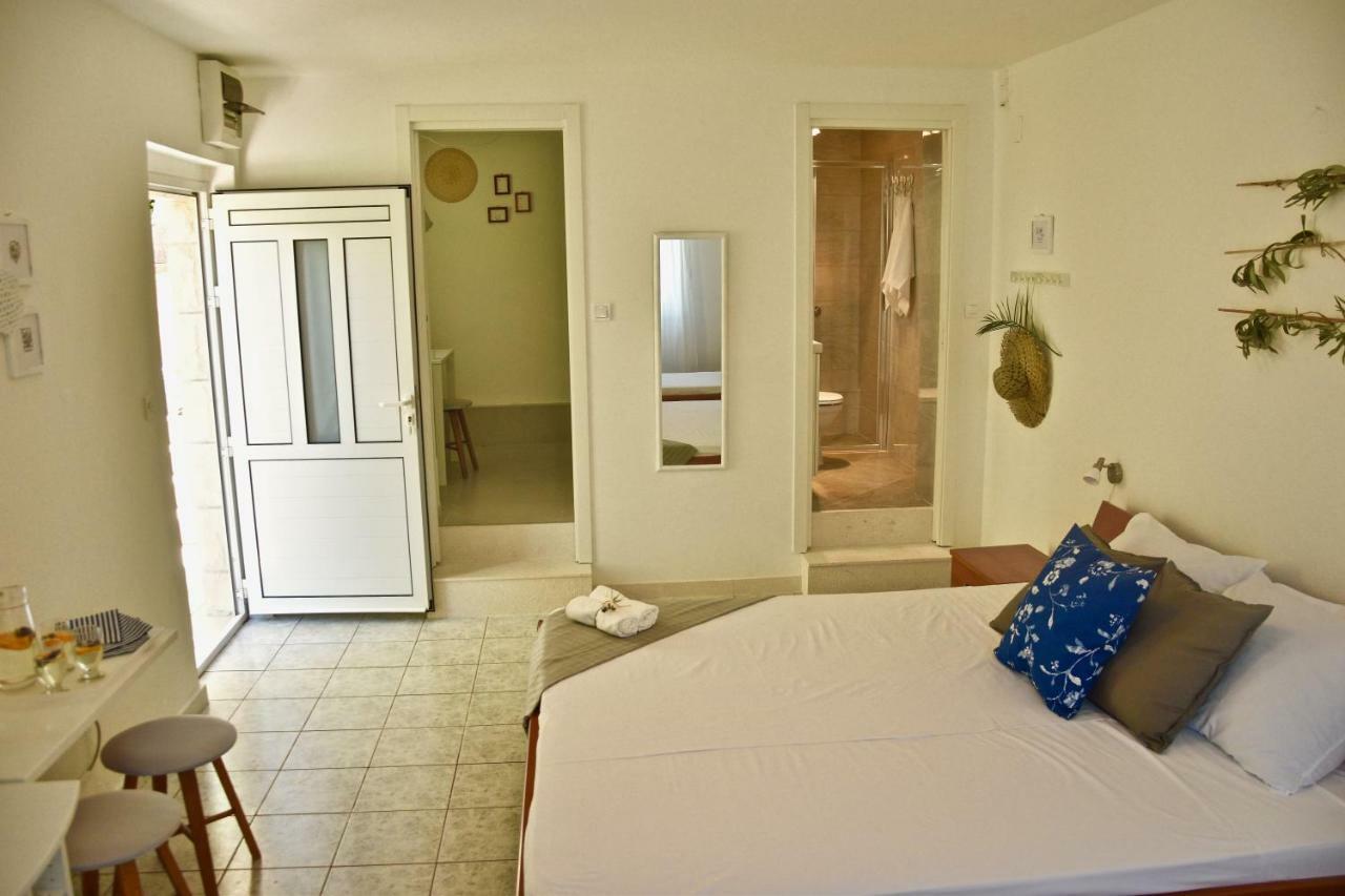 Apartments Off Supetar Luaran gambar