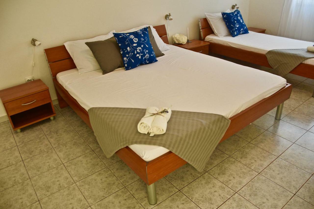 Apartments Off Supetar Luaran gambar